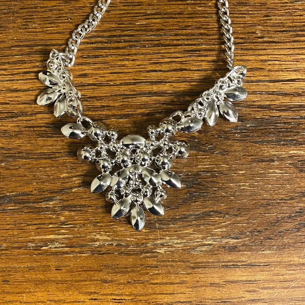 Paparazzi Silver Floral Pearl Rhinestone Statement Necklace Earring Set